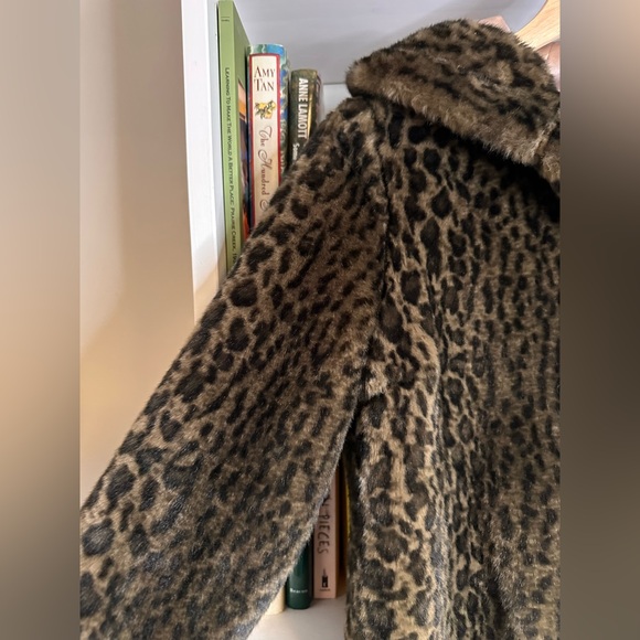 Free People Faux Fur Leopard Swing Coat. Size S - Picture 5 of 9